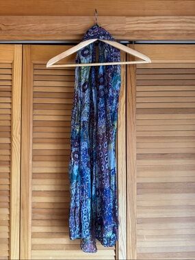 Vivante by VSA - Indigo, Teal & Silk Patterned Lightweight Scarf